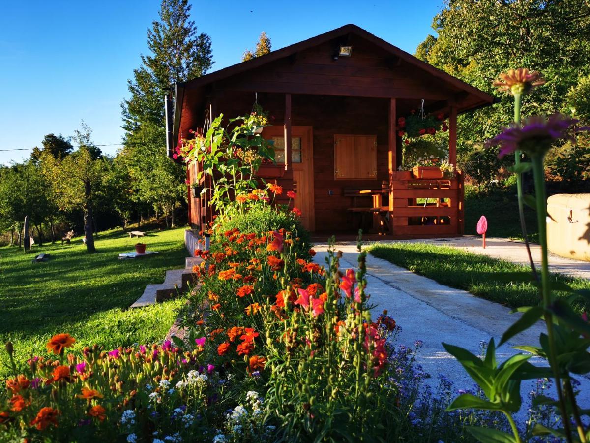 Cottage La Sierra With Jacuzzi Korenica Exteriér fotografie